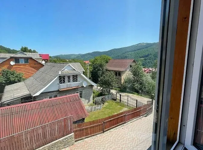 Svitlyachok Гостевой дом Яремча